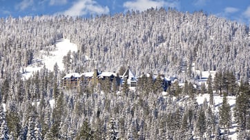 Ritz-Carlton-Lake-Tahoe-_snowy-lodge